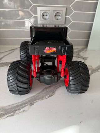 Hot Wheels RC Monster Truck con Control Remoto