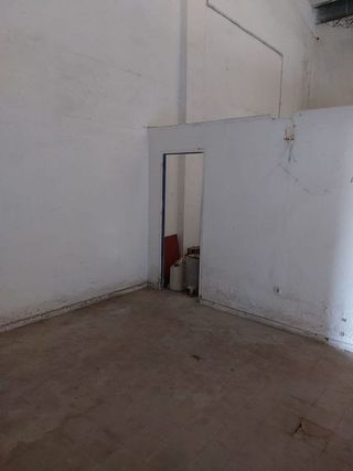 Nave industrial en venta en Montequinto en Dos Hermanas
