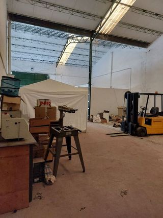 Nave industrial en venta en Montequinto en Dos Hermanas