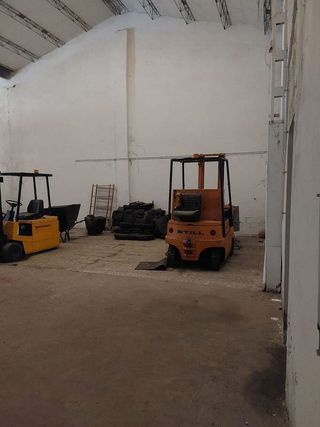 Nave industrial en venta en Montequinto en Dos Hermanas