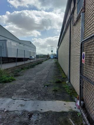 Nave industrial en venta en Montequinto en Dos Hermanas