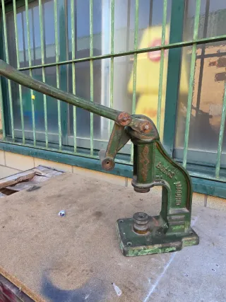 Antigua prensa remachadora BOGAS madrid