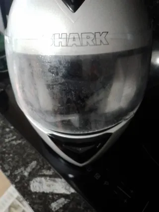 Casco Shark Plata y Blanco