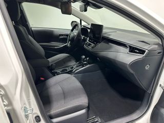 Toyota Corolla Sedán 140h Style Plus.