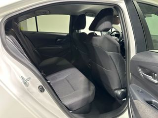 Toyota Corolla Sedán 140h Style Plus.