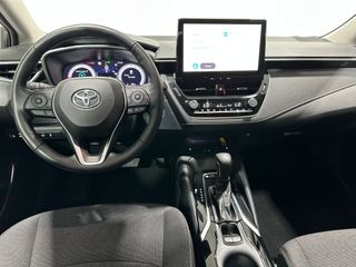 Toyota Corolla Sedán 140h Style Plus.