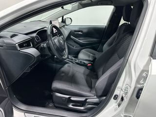 Toyota Corolla Sedán 140h Style Plus.