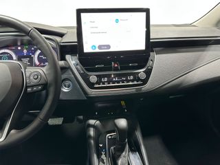 Toyota Corolla Sedán 140h Style Plus.