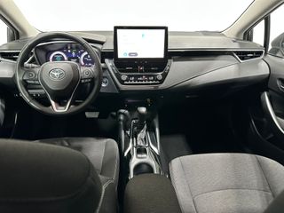 Toyota Corolla Sedán 140h Style Plus.