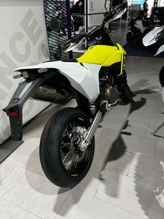 Husqvarna 701 Supermoto