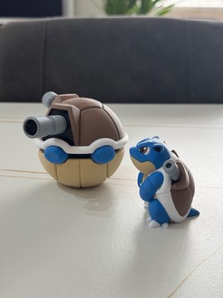 Pokeball Blastoise con miniatura