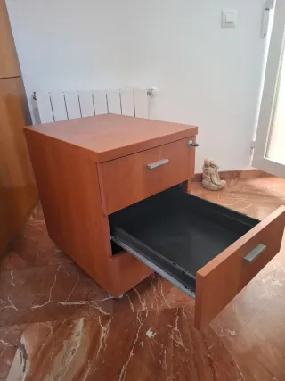 Cajonera de oficina de madera