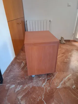 Cajonera de oficina de madera