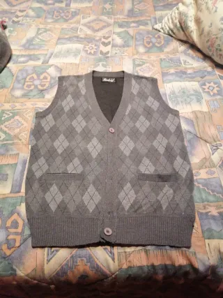 Chaleco de rombos gris