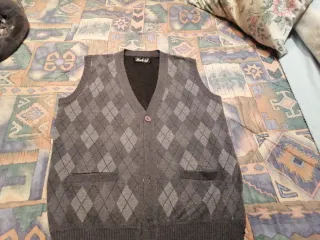 Chaleco de rombos gris