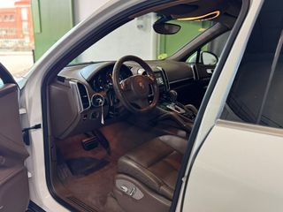 Precioso Porsche Cayenne 3.0 Tdi con techo