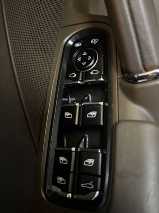 Precioso Porsche Cayenne 3.0 Tdi con techo