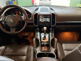 Precioso Porsche Cayenne 3.0 Tdi con techo