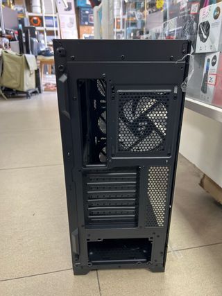 Caja Gaming con 7 Ventiladores RGB