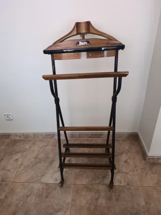 Galán de noche madera y metal