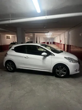 Peugeot 208 2013