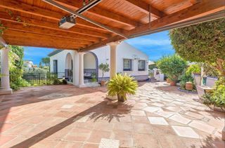 Chalet en alquiler en Elviria en Marbella