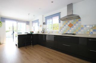 Chalet en alquiler en Elviria en Marbella