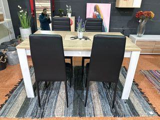 Mesa comedor y 4 sillas