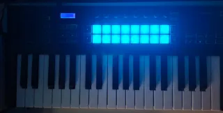 Teclado MIDI Novation Launchkey 37