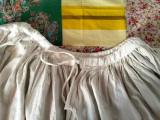 Enagua antigua de tela de lienzo
