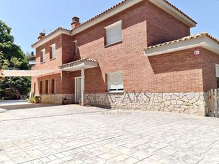 Chalet en venta en Cervelló