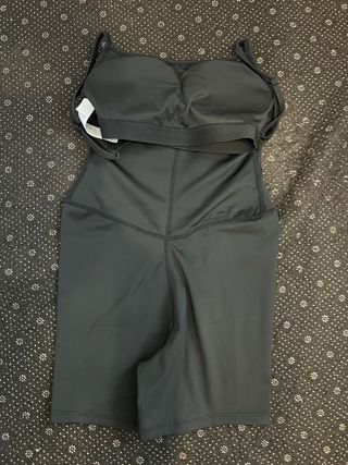 Mono deportivo corto Alo negro