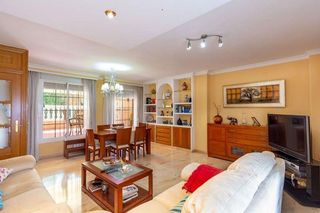 Casa adosada en venta en Cervantes en Granada