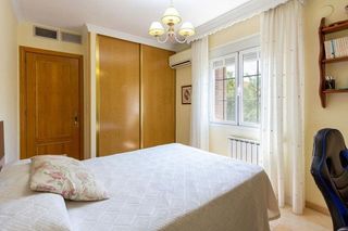 Casa adosada en venta en Cervantes en Granada