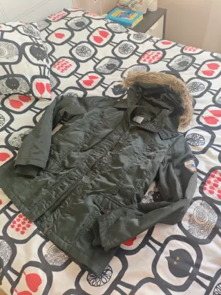 Abrigo Springfield verde con capucha