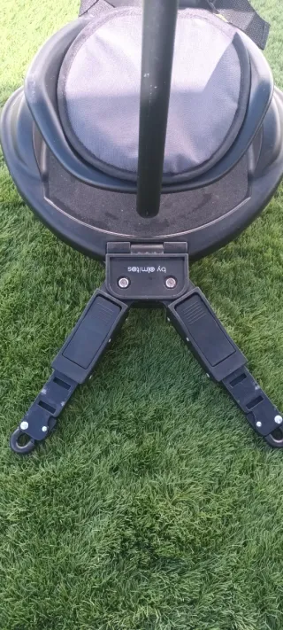 Patinete para silla- paseo negro. Marca By Olmitos