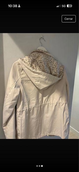 Chubasquero fino con capucha