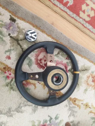 Volante desplazado con piña para Golf GTI