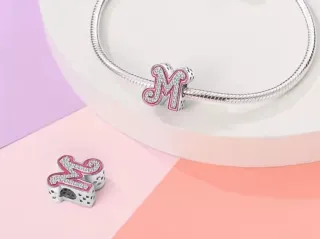 Charm Pandora Letra M Rosa y Plata