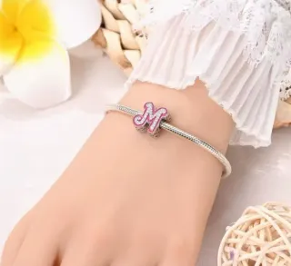 Charm Pandora Letra M Rosa y Plata