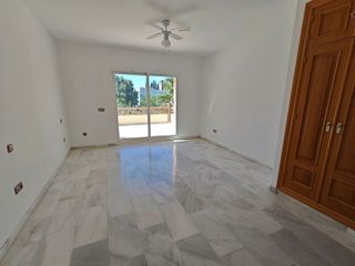 Chalet en alquiler en Elviria en Marbella