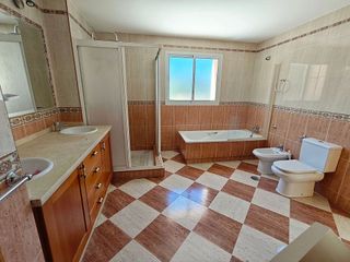 Chalet en alquiler en Elviria en Marbella