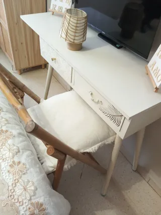 Mueble auxiliar madera y ratán