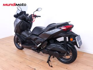 YAMAHA X-MAX 125