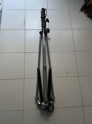 Manfrotto 008 Pie de Foco con Ruedas