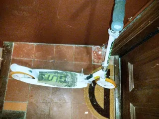 Patinete Guts blanco plegable para niños y adultos