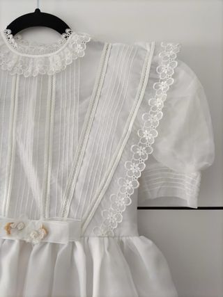 Vestido de Comunión Blanco. Incluye cancán.