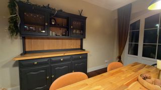 Alacena de madera restaurada