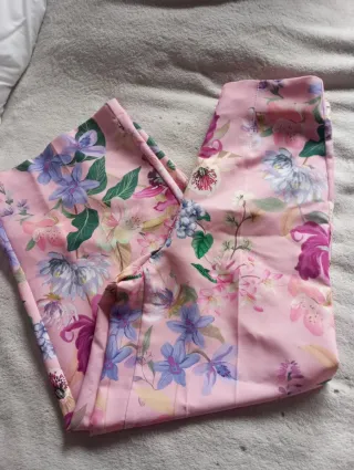 Pantalón de flores rosa