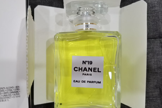 Perfume Chanel N°19 Paris Eau de Parfum